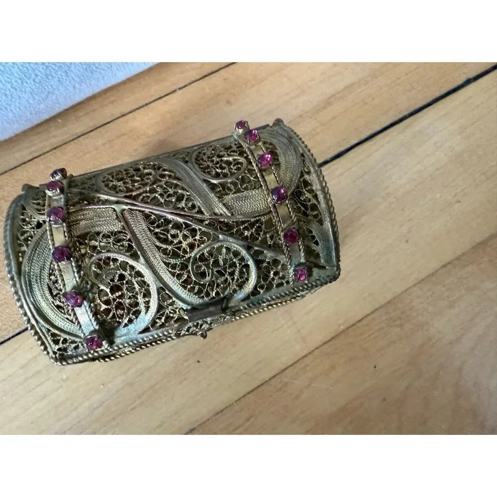 Vintage miniature‎ filigree gold tone chest trunk collectible jewelry box